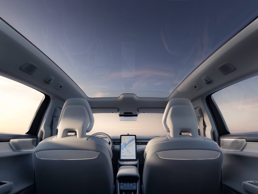 Volvo ES90 インテリア　パノラミックルーフ