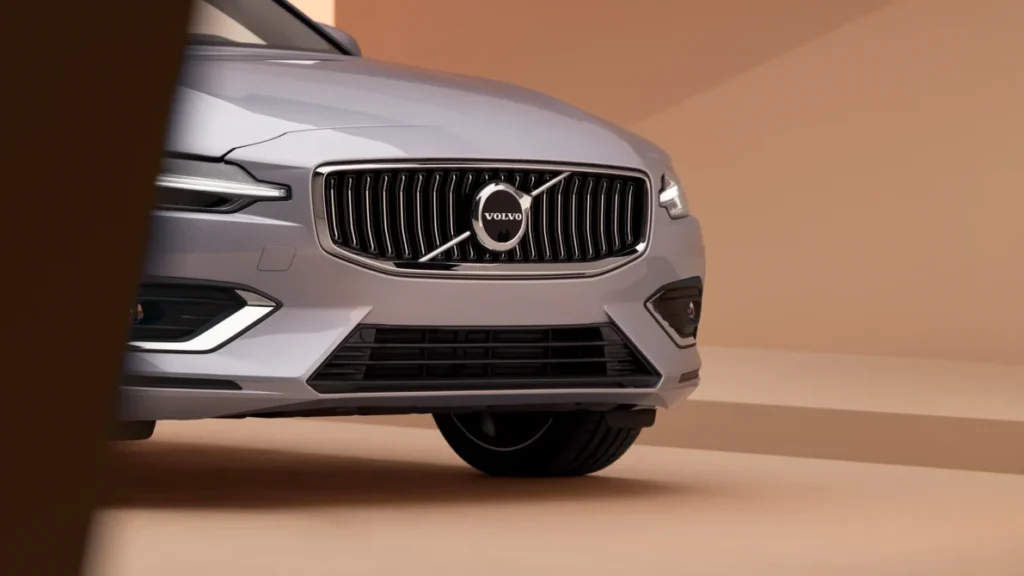 V60のフロントビュー　公式画像引用