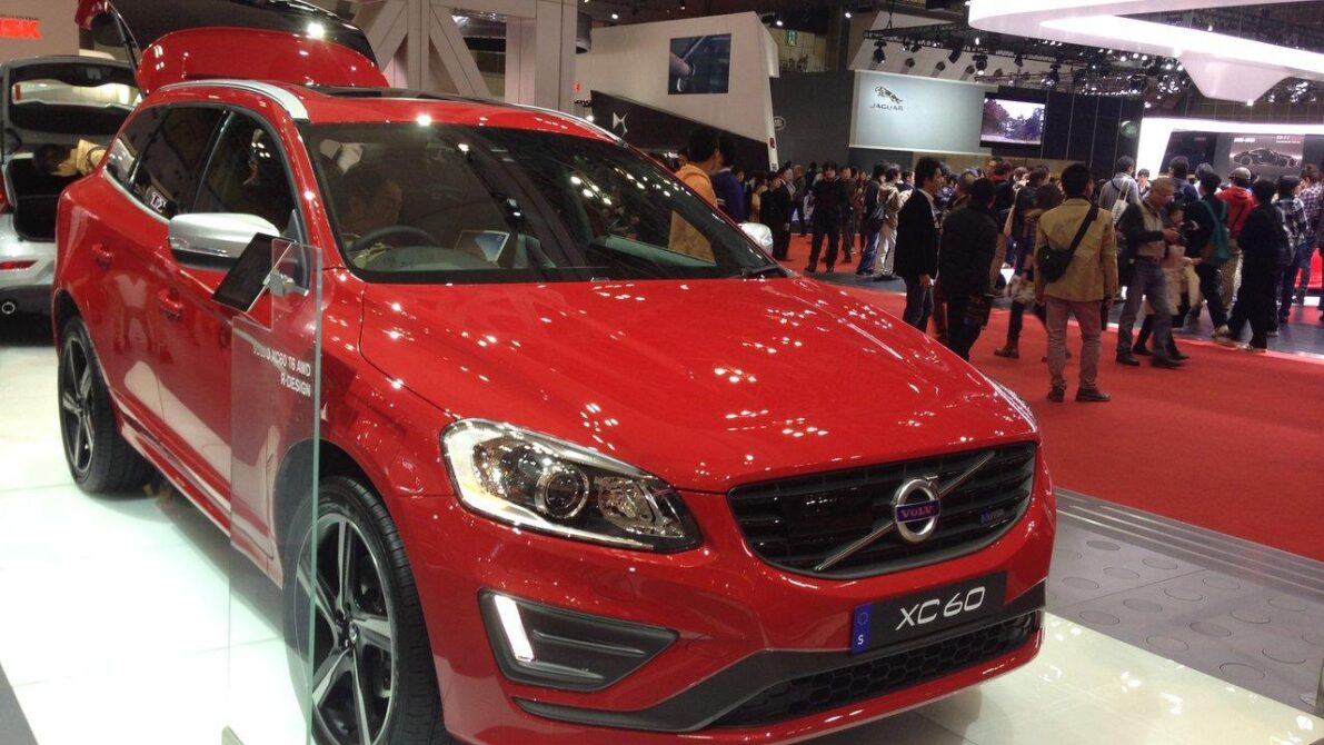 ボルボXC60の正面