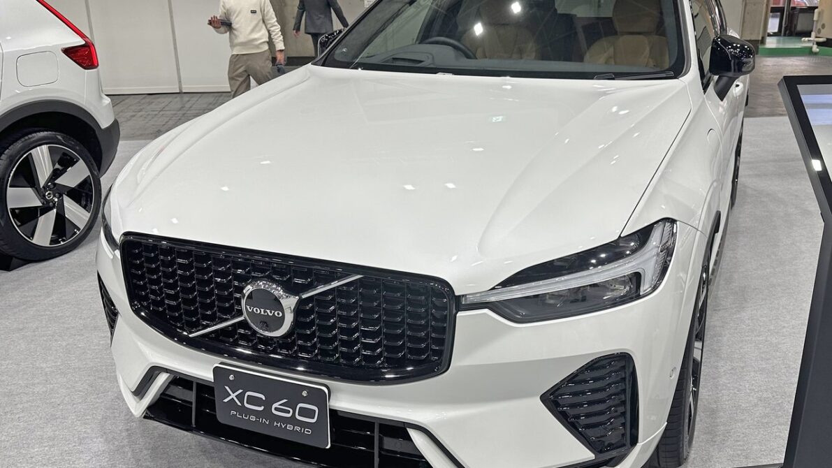 ボルボXC60プラグインハイブリッド